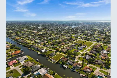 3022 SE 6th Avenue, Cape Coral, FL 33904 - Photo 4