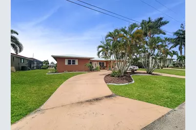 270 Belaire Court, Punta Gorda, FL 33950 - Photo 2