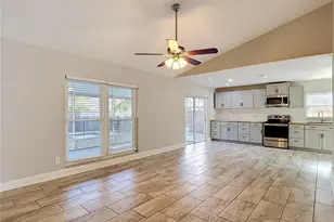 1032 Hardwood Dr, Valrico, FL 33596 - Photo 8