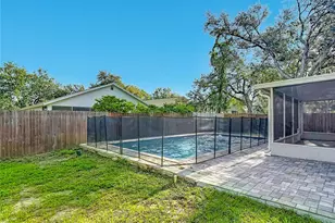 1032 Hardwood Dr, Valrico, FL 33596 - Photo 52