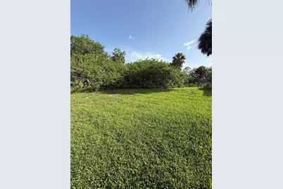 515 Ramblewood Street, Port Charlotte, FL 33953 - Photo 4