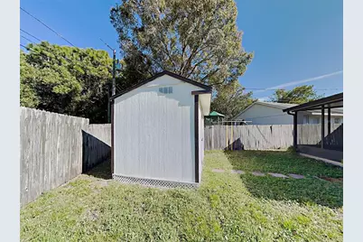 5500 Crissman Drive N, Saint Petersburg, FL 33714 - Photo 18