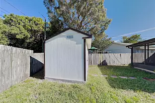5500 Crissman Dr N, Saint Petersburg, FL 33714 - Photo 18