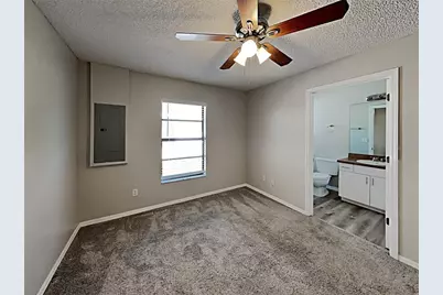 5500 Crissman Drive N, Saint Petersburg, FL 33714 - Photo 16