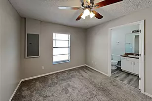 5500 Crissman Dr N, Saint Petersburg, FL 33714 - Photo 16