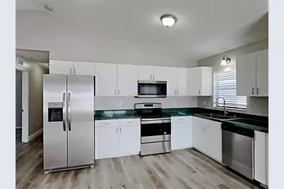 5500 Crissman Drive N, Saint Petersburg, FL 33714 - Photo 4