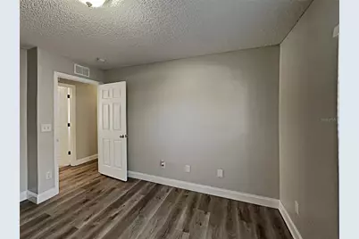 5500 Crissman Drive N, Saint Petersburg, FL 33714 - Photo 12