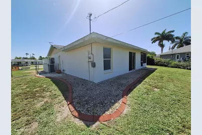 22191 New Rochelle Avenue, Port Charlotte, FL 33952 - Photo 18