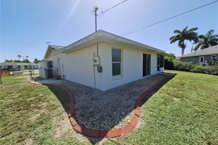 22191 New Rochelle Ave, Port Charlotte, FL 33952 - Photo 18