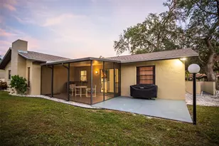 2719 Forest Knoll Dr, Sarasota, FL 34232 - Photo 18