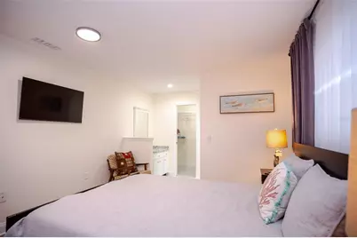 2719 Forest Knoll Drive, Sarasota, FL 34232 - Photo 10