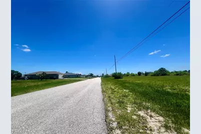 2208 NE 6th Avenue, Cape Coral, FL 33909 - Photo 4