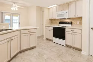 6032 Magpie Dr, Lakeland, FL 33809 - Photo 4