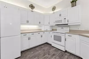 834 Montrose Dr, Venice, FL 34293 - Photo 10