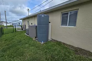 219 NW 25th Pl, Cape Coral, FL 33993 - Photo 20