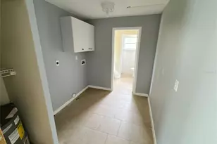 4710 Hoxie Ln, Sarasota, FL 34233 - Photo 4