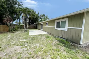 4710 Hoxie Ln, Sarasota, FL 34233 - Photo 10