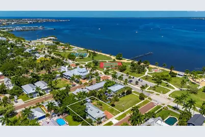 115 Gill Street, Punta Gorda, FL 33950 - Photo 2