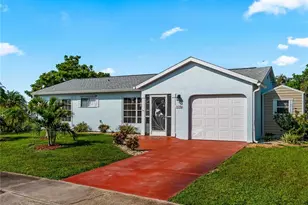 119 Oldenburgh Ct NE, Port Charlotte, FL 33952 - Photo 2
