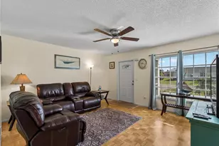 119 Oldenburgh Ct NE, Port Charlotte, FL 33952 - Photo 4