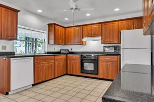5012 Palm Aire Dr, Sarasota, FL 34243 - Photo 10