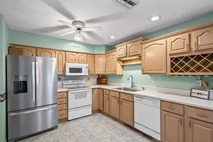 4135 Cotton Tail Dr, New Port Richey, FL 34653 - Photo 2