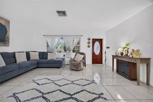 4701 Spahn St, Sarasota, FL 34232 - Photo 6