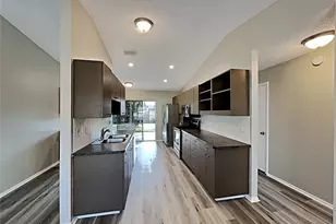 3205 40th St W, Bradenton, FL 34205 - Photo 4
