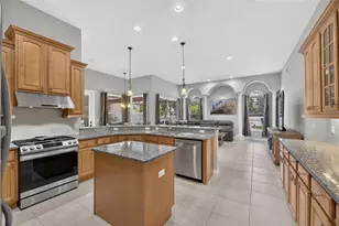 111 Falling Water Dr, Brandon, FL 33511 - Photo 24