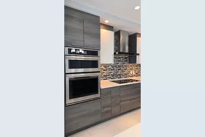 100 1st Avenue N #2406, Saint Petersburg, FL 33701 - Photo 18