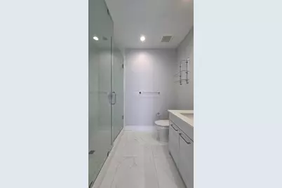 100 1st Avenue N #2406, Saint Petersburg, FL 33701 - Photo 28