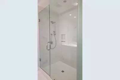 100 1st Avenue N #2406, Saint Petersburg, FL 33701 - Photo 24