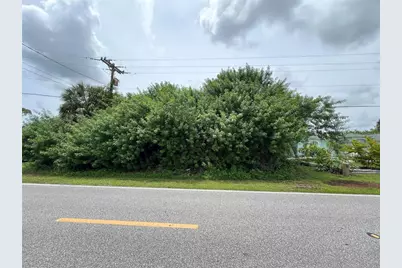 570 W Tarpon Boulevard NW, Port Charlotte, FL 33952 - Photo 2