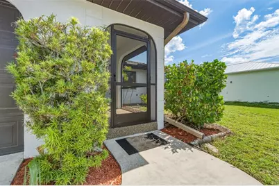 18422 Arapahoe Circle, Port Charlotte, FL 33948 - Photo 14