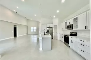8181 Tecumseh Cir, Port Charlotte, FL 33981 - Photo 10