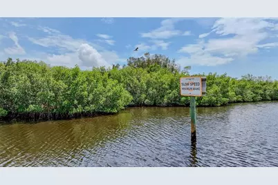 6817 Bayshore Road, Palmetto, FL 34221 - Photo 8