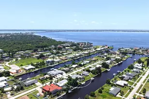 124 Roselle Ct, Port Charlotte, FL 33952 - Photo 2