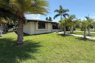 2516 Baltic Ave, Port Charlotte, FL 33952 - Photo 4