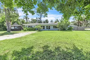807 Lucille Ave, Nokomis, FL 34275 - Photo 1
