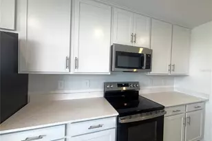 17440 Opal Sand Dr, Venice, FL 34293 - Photo 4