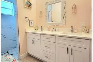 562 Flamingo Rd, Venice, FL 34293 - Photo 8