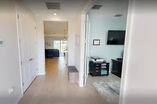 17420 Jadestone Ct, Venice, FL 34293 - Photo 4