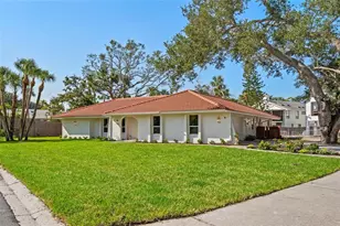 670 Venice Ln, Sarasota, FL 34242 - Photo 12