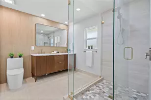 670 Venice Ln, Sarasota, FL 34242 - Photo 10