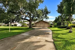 7913 Broadmoor Pines Blvd, Sarasota, FL 34243 - Photo 2
