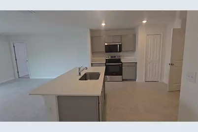 541 Lakeview Court, Poinciana, FL 34759 - Photo 2