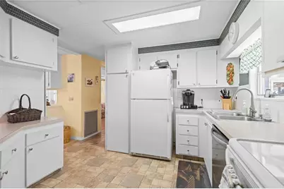 2100 Kings Highway #27, Port Charlotte, FL 33980 - Photo 4