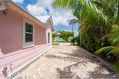 717 W Marion Avenue, Punta Gorda, FL 33950 - Photo 32
