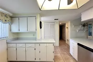 12274 SW Egret Cir, Lake Suzy, FL 34269 - Photo 18