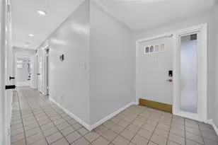 3917 Sawyerwood Rd, Sarasota, FL 34233 - Photo 4